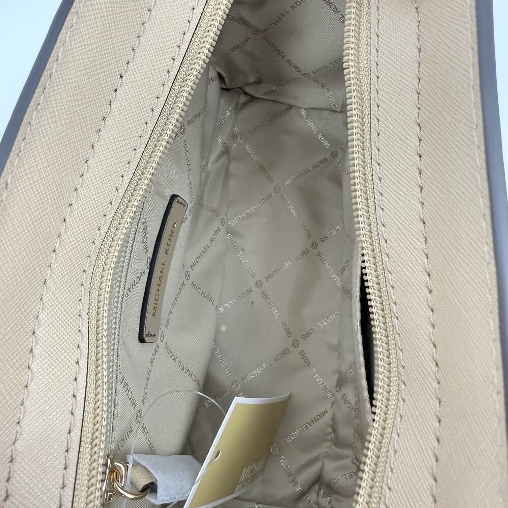 Michael Kors Selma‎ Medium Messenger Camel Leather Crossbody Bag Minimalist Chic - Picture 10 of 12
